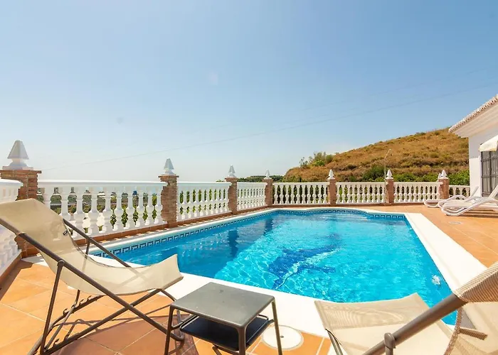 Andalucia: Cerca De Todo, Intimidad Y Espacio فيلة *