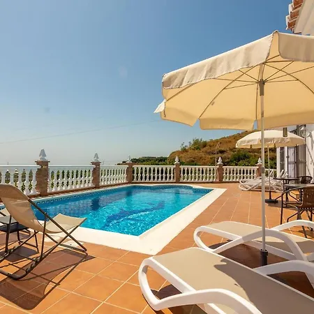 Villa Andalucía: Cerca De Todo, Intimidad Y Espacio Nerja