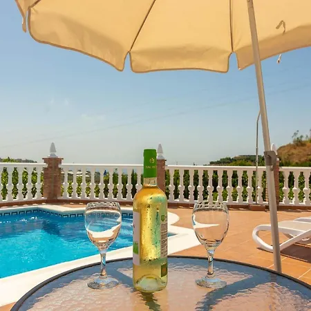 Andalucia: Cerca De Todo, Intimidad Y Espacio Villa