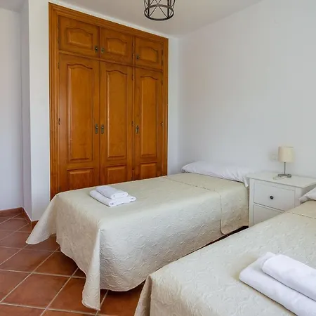 Andalucia: Cerca De Todo, Intimidad Y Espacio Villa