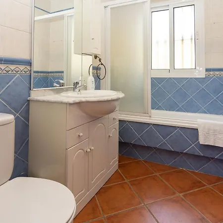 Andalucia: Cerca De Todo, Intimidad Y Espacio Villa