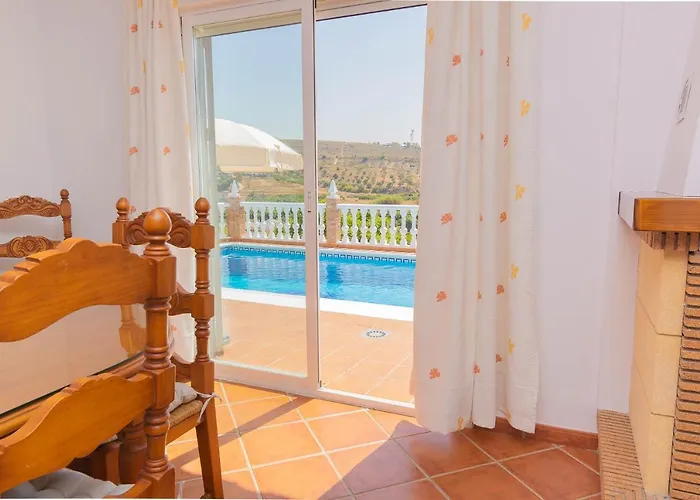 Andalucia: Cerca De Todo, Intimidad Y Espacio