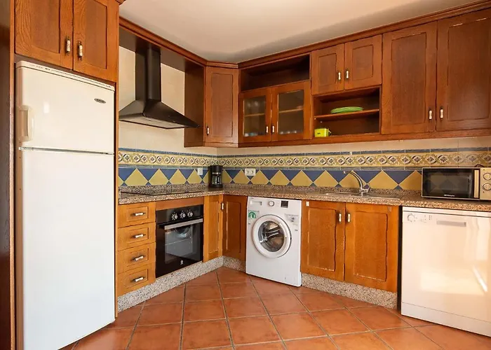 Andalucia: Cerca De Todo, Intimidad Y Espacio Вилла Нерха