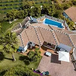 Вілла Andalucia: Cerca De Todo, Intimidad Y Espacio Нерха