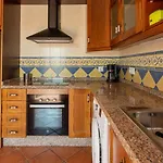 Andalucia: Cerca De Todo, Intimidad Y Espacio * Нерха