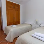 Andalucia: Cerca De Todo, Intimidad Y Espacio Вілла Нерха