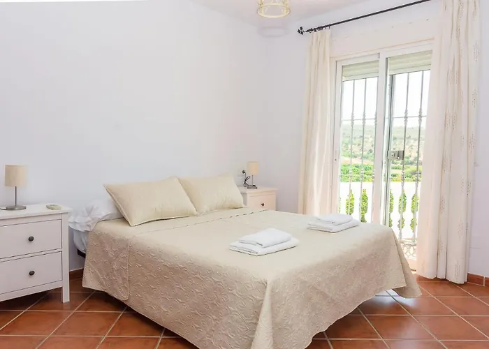 Andalucia: Cerca De Todo, Intimidad Y Espacio Villa