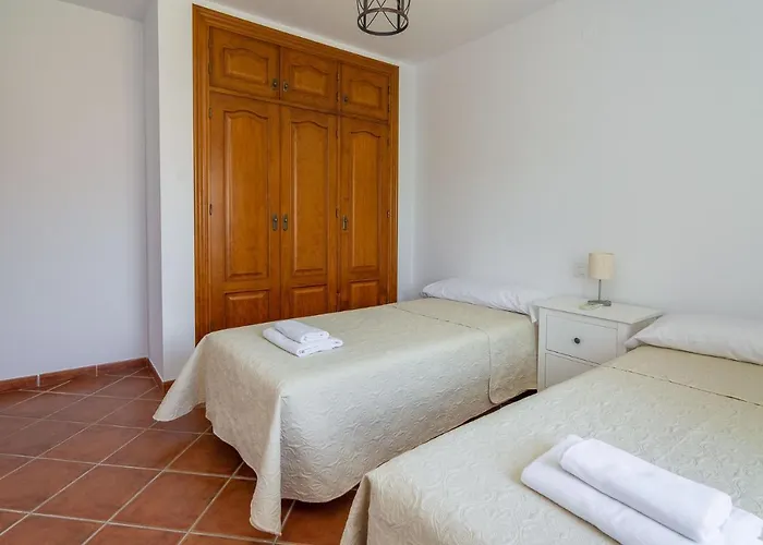 Andalucia: Cerca De Todo, Intimidad Y Espacio Villa