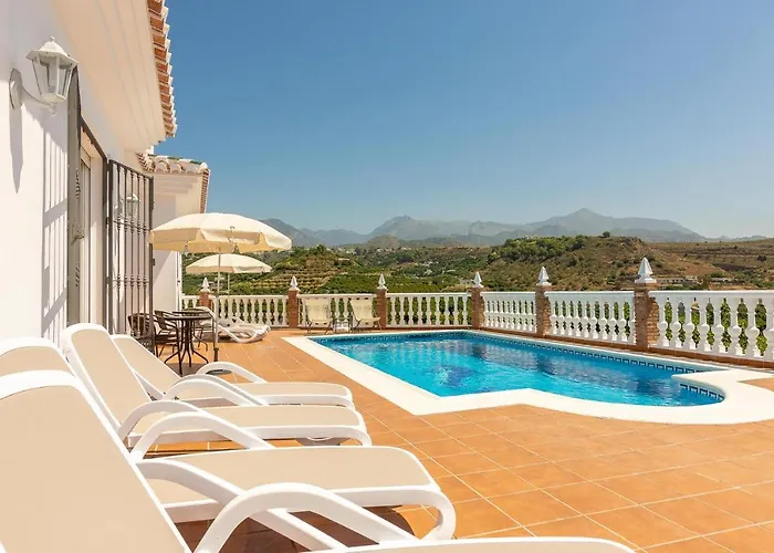 Andalucia: Cerca De Todo, Intimidad Y Espacio Nerja